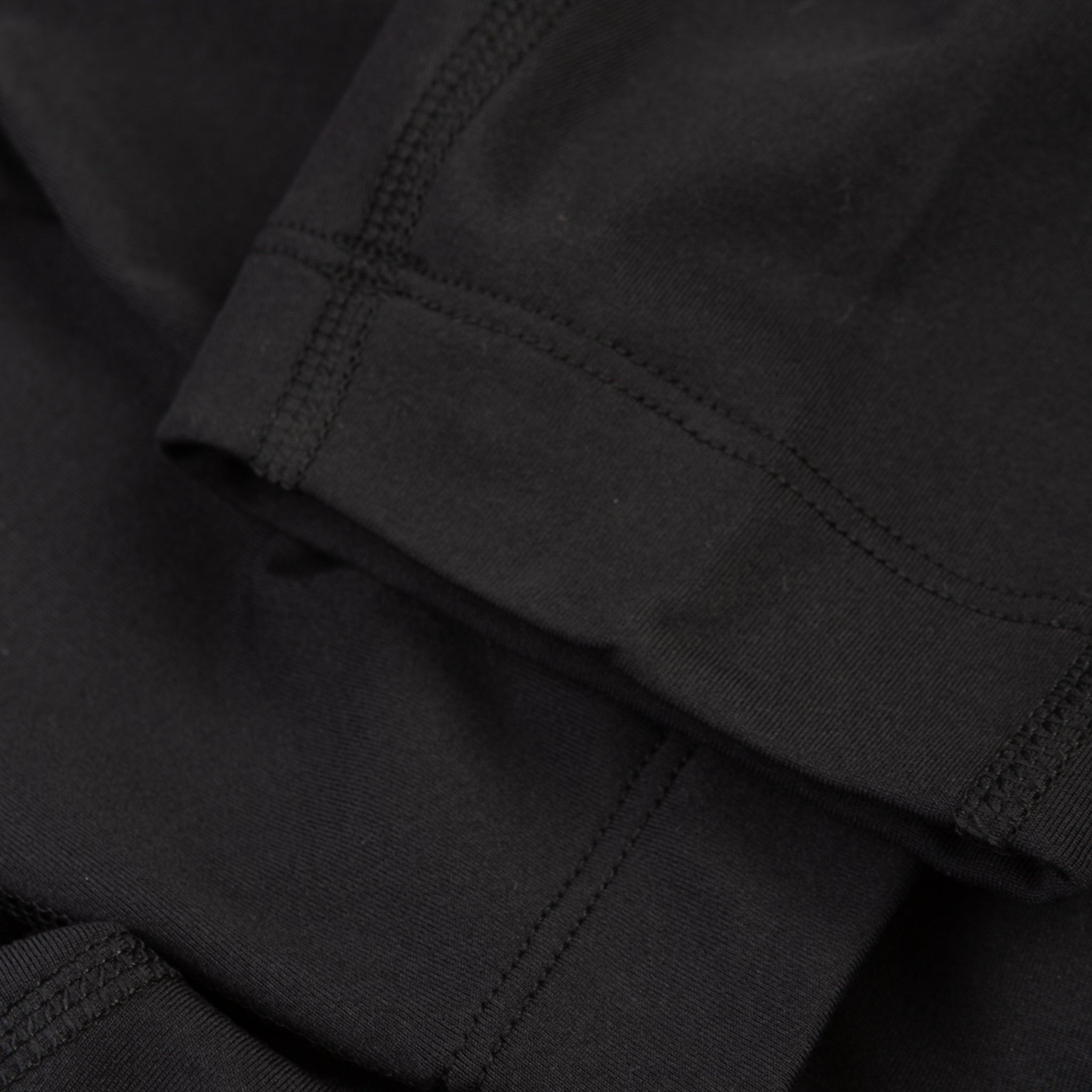 210000040353-arcteryx-m_rho_lt_bottom-black-d3