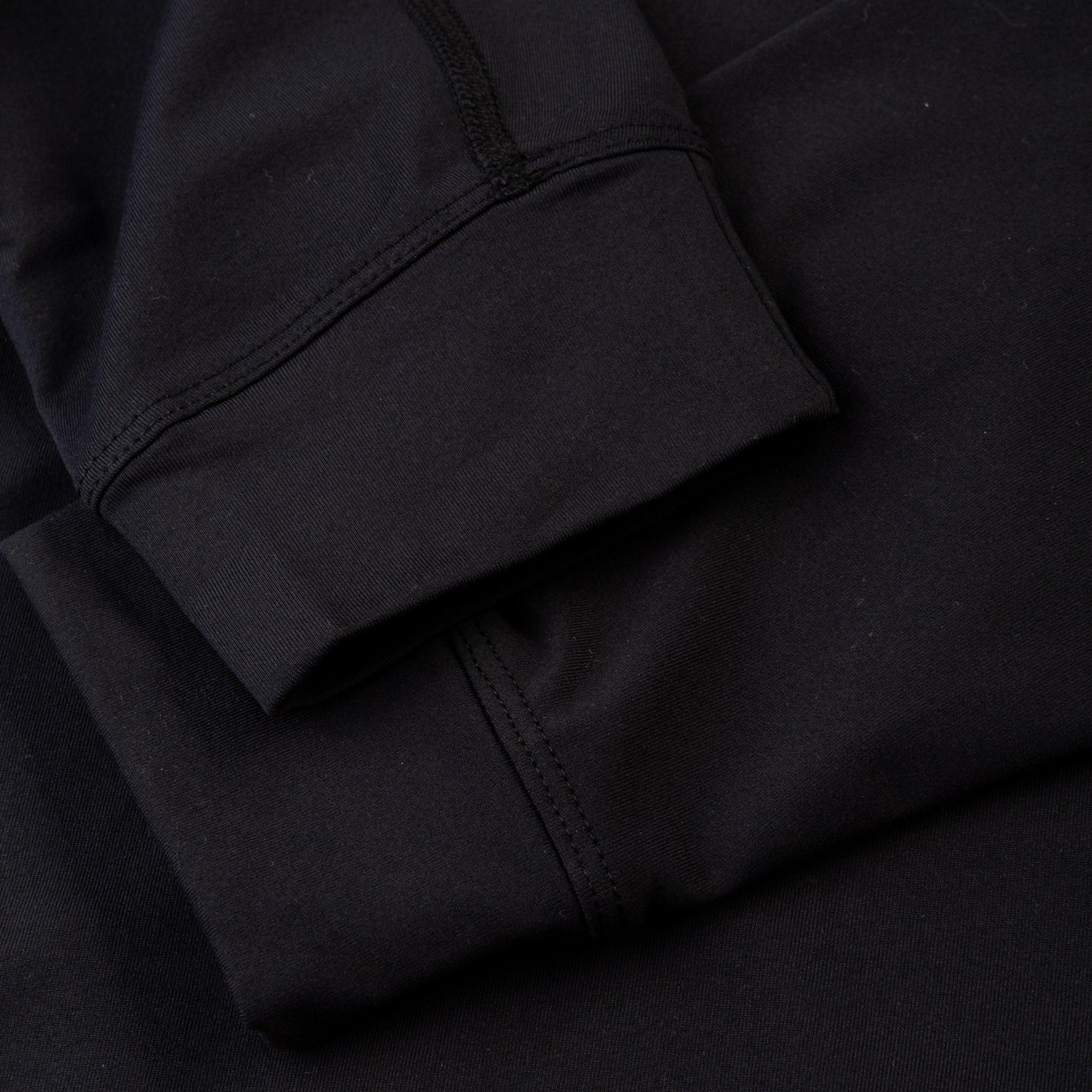 210000040361-arcteryx-m_rho_lt_zip_neck-black-d2