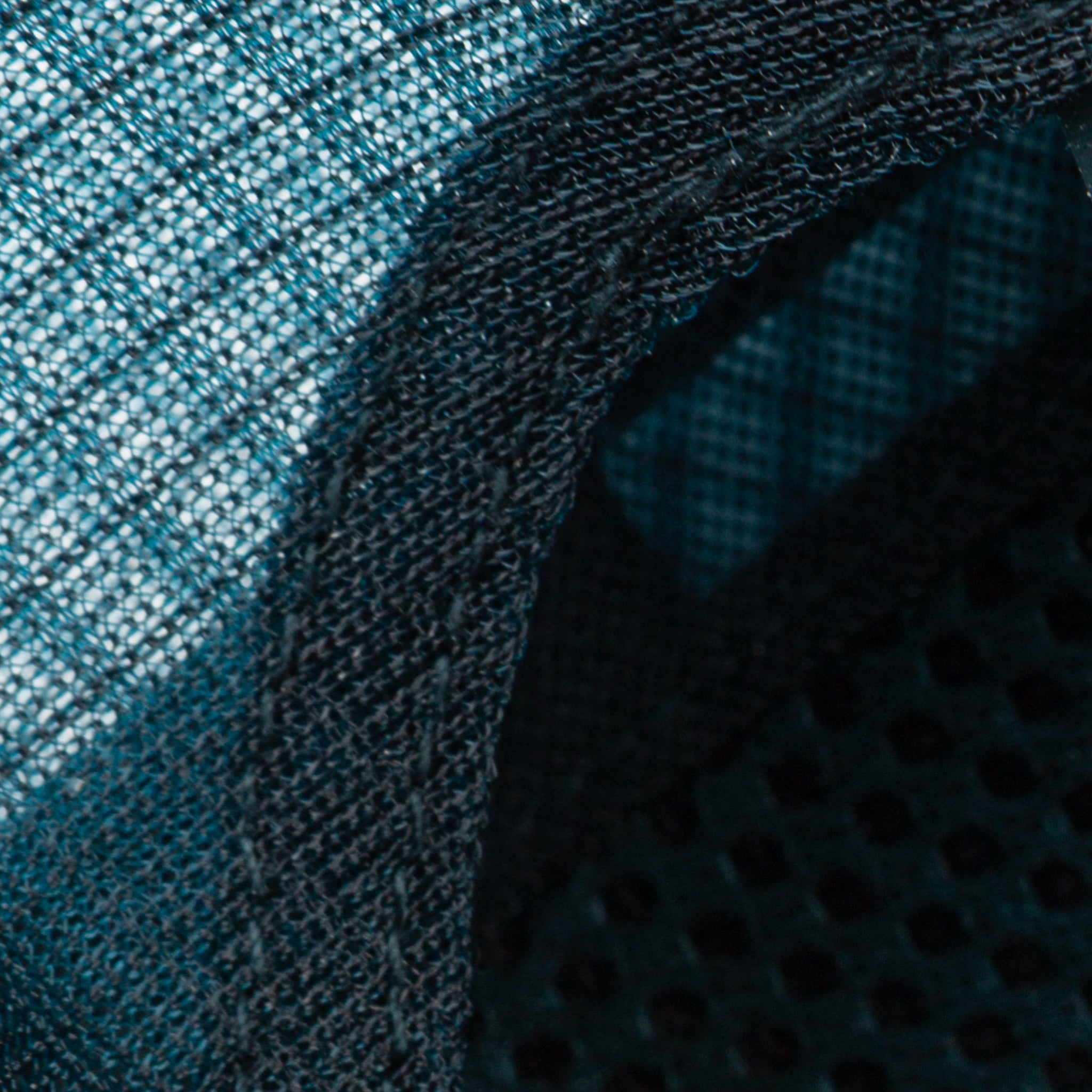 210000043250-arcteryx-logo_trucker_flat-blue-d2