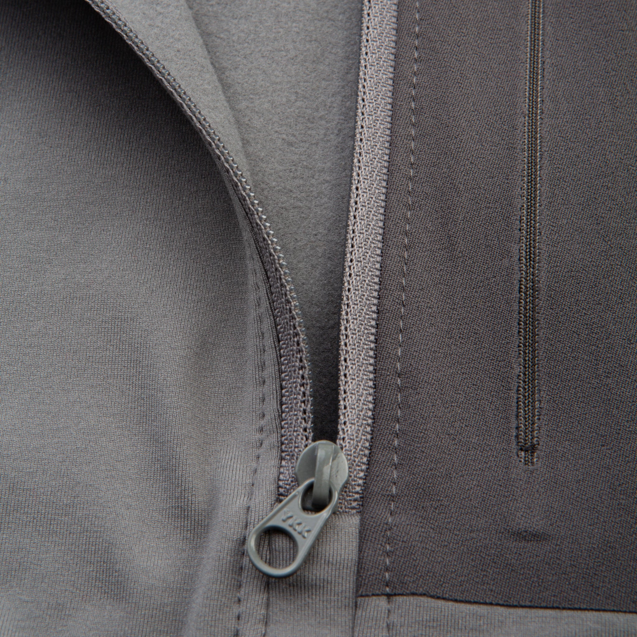 210000045289-arcteryx-m_rho_lt_zip_neck-grey-d2