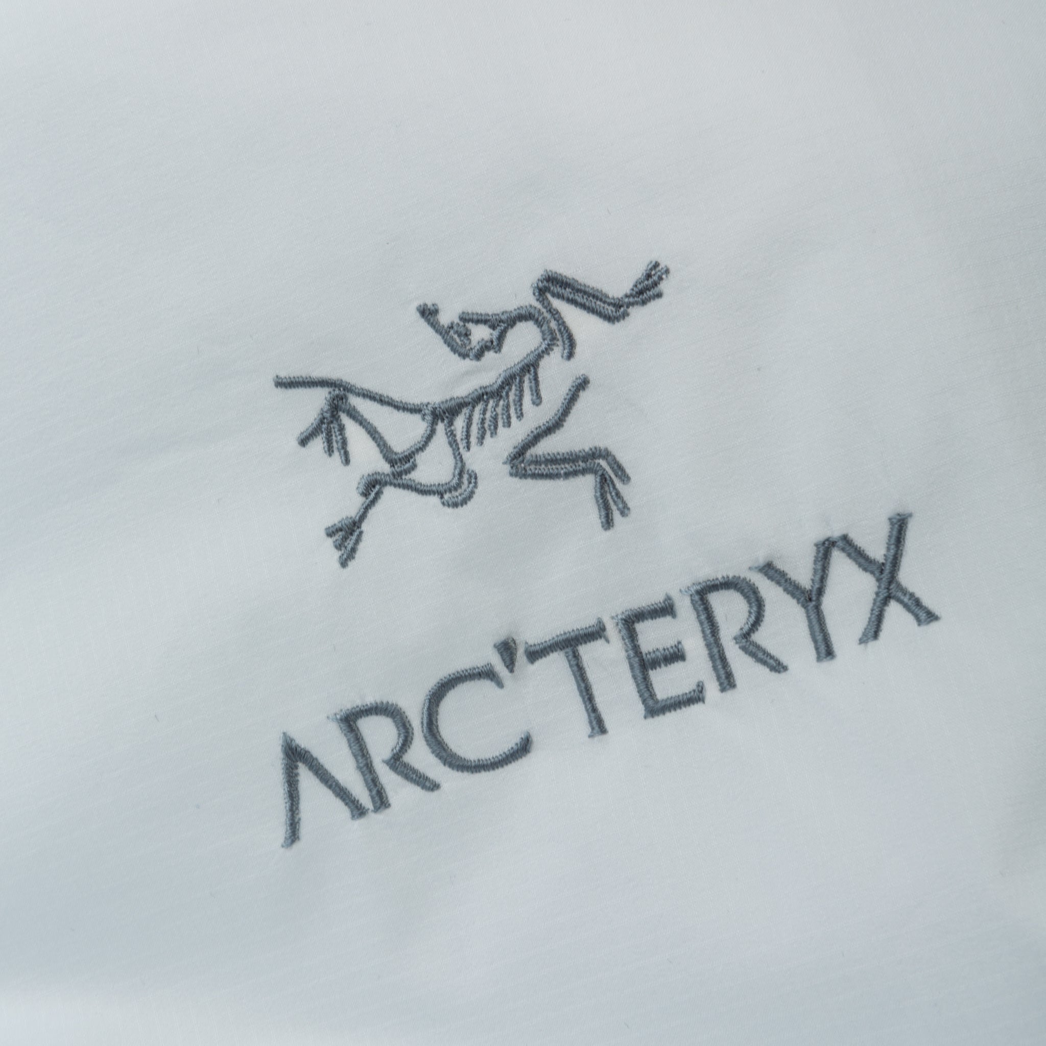 210000045705-arcteryx-m_atom_hoody-blue-d1